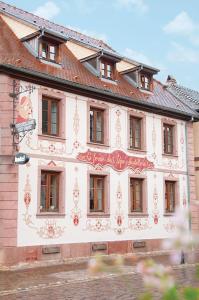 Afbeelding uit fotogalerij van The Originals Boutique, Hôtel La Ferme du Pape, Eguisheim in Eguisheim