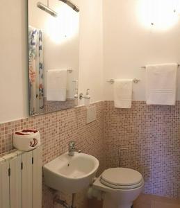 A bathroom at Villa Monica