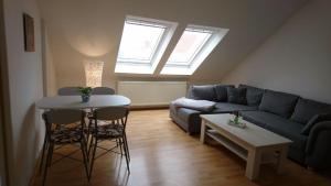 Posezení v ubytování Ferienwohnung mit Domblick