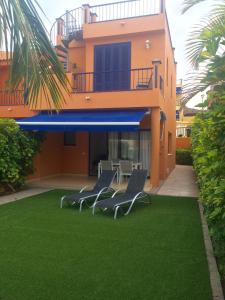 A garden outside Bahia Meloneras Villa