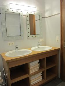 Ένα μπάνιο στο Apartment Bachmann +28 φωτογραφίες