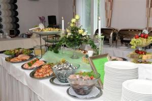 Makanan di atau berdekatan hotel