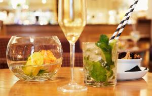 Напитки в Palm Court Hotel