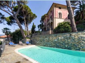 Πισίνα στο ή κοντά στο Villa Edoardo