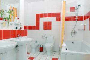 Kúpeľňa v ubytovaní 7 Days Hotel Kamyanets-Podilskyi