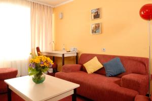 Posedenie v ubytovaní 7 Days Hotel Kamyanets-Podilskyi