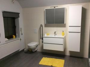 Kamar mandi di Chambre en Ardenne