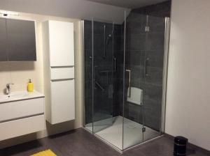 Kamar mandi di Chambre en Ardenne