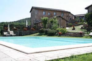 Bazén v ubytování Agriturismo Il Caggio nebo v jeho okolí