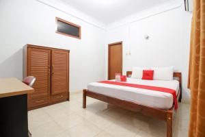 Легло или легла в стая в RedDoorz Plus near Alun Alun Selatan