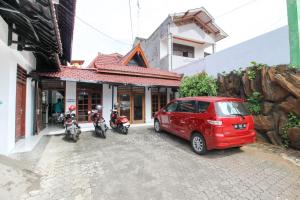 Fotografie z fotogalerie ubytování RedDoorz Plus near Alun Alun Selatan v destinaci Yogyakarta + 7 fotografií