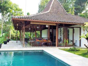 Bazén v ubytování Villa Loti nebo v jeho okolí