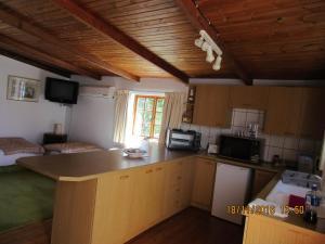 Η κουζίνα ή μικρή κουζίνα στο Thyme and Again Bed and Breakfast