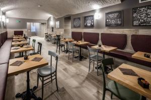 Un restaurant u otro lugar para comer en Spice Hotel Milano