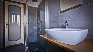 A bathroom at Casa della Vittoria