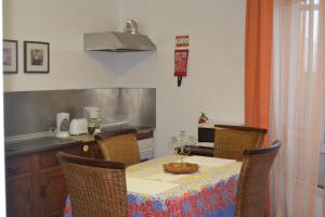 Η κουζίνα ή μικρή κουζίνα στο Central Studio in Funchal 3S