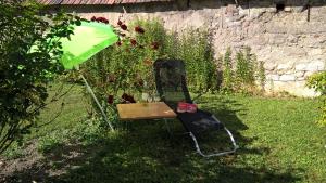 A garden outside Ferienwohnung Morgensonne