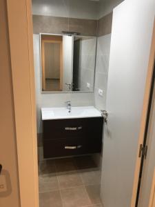 Kúpeľňa v ubytovaní dpCristal City Apartments + 11 fotografií