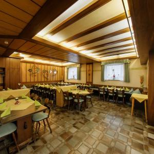 Restoran või mõni muu söögikoht majutusasutuses Gasthof Liederhalle
