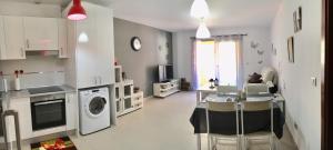 Kuchnia lub aneks kuchenny w obiekcie Alcalà Center A 5 minutos del paseo y playas