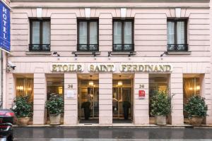 Foto dalla galleria di Hotel Etoile Saint Ferdinand by Happyculture a Parigi
