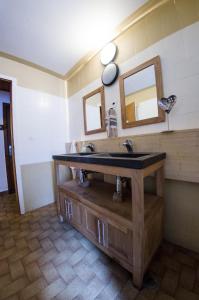 Salle de bains dans l'établissement Auberge du Mont Blanc
