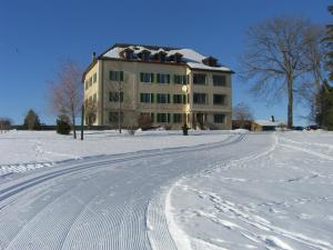 Fotografie z fotogalerie ubytování Hôtel de la Chaux-d'Abel v destinaci La Ferrière + 21 fotografií
