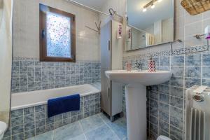 Koupelna v ubytování Apartamento con encanto en Granada, La Zubia + 20 fotografií