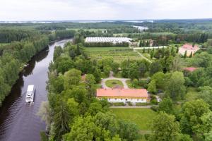 Huoneistohotellin lähellä sijaitseva luonnonmaisema