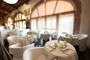 Restoran või mõni muu söögikoht majutusasutuses Villa Solaris Hotel & Residence