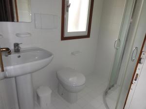 A bathroom at Villa Letizia