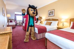 Uma cama ou camas num quarto em Clonakilty Park Hotel