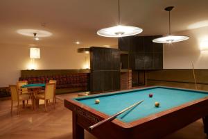 a billiard room with a pool table in it at La Mama in El Gurb