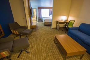 Posezení v ubytování Holiday Inn Express Hotel & Suites Pasco-TriCities by IHG