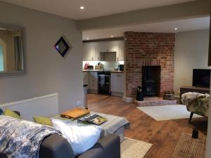 Gallery image of Central Victorian Cottage in Sudbury +16 photos