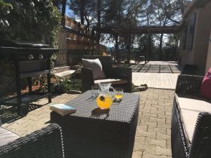 Balkón nebo terasa v ubytování Gîte le Figuier