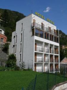 Nespecifikovaný výhled na hory nebo výhled na hory při pohledu z hotelu