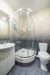 Teplo Hotel tesisinde bir banyo