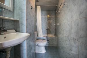 Un baño de City Life Port Hotel