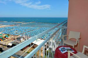 Vue générale sur la mer ou vue sur la mer prise depuis l'hôtel