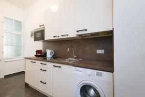 Kuchnia lub aneks kuchenny w obiekcie Vienna Stay Apartments Castellez 1020