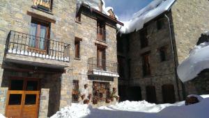 Apartamento en Sallent de Gallego iarna +13 fotografii