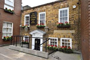 Gallery image of The Royal Victoria and Bull Hotel in Dartford