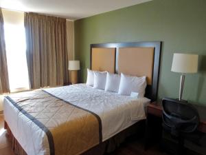 Llit o llits en una habitació de Extended Stay America Suites - Austin - North Central