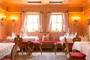 Posedenie v ubytovaní Landhotel Römerhof