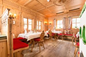 Posedenie v ubytovaní Landhotel Römerhof
