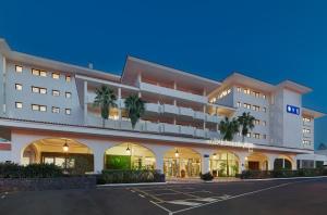 wykonanie przedniej części hotelu w obiekcie H10 Taburiente Playa w mieście Breña Baja
