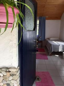 Postel nebo postele na pokoji v ubytování Cirali Friends Pension&Camping