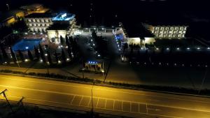 Letecký snímek ubytování Kouros Hotel