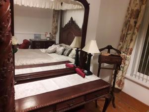 Postel nebo postele na pokoji v ubytování Titanic Sailortown Belfast City Centre townhouse